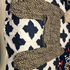 Cheetah print long sleeve crop top